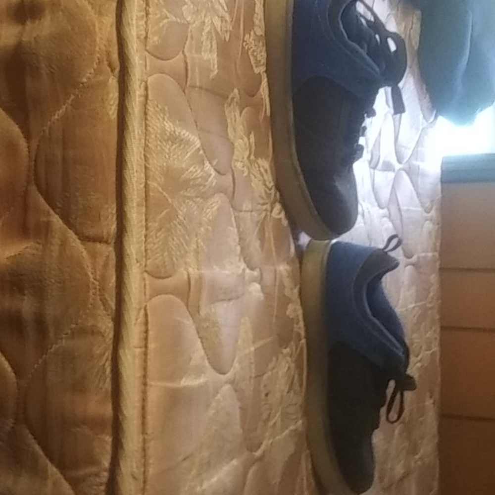 Shoes - Picture 3 of 3